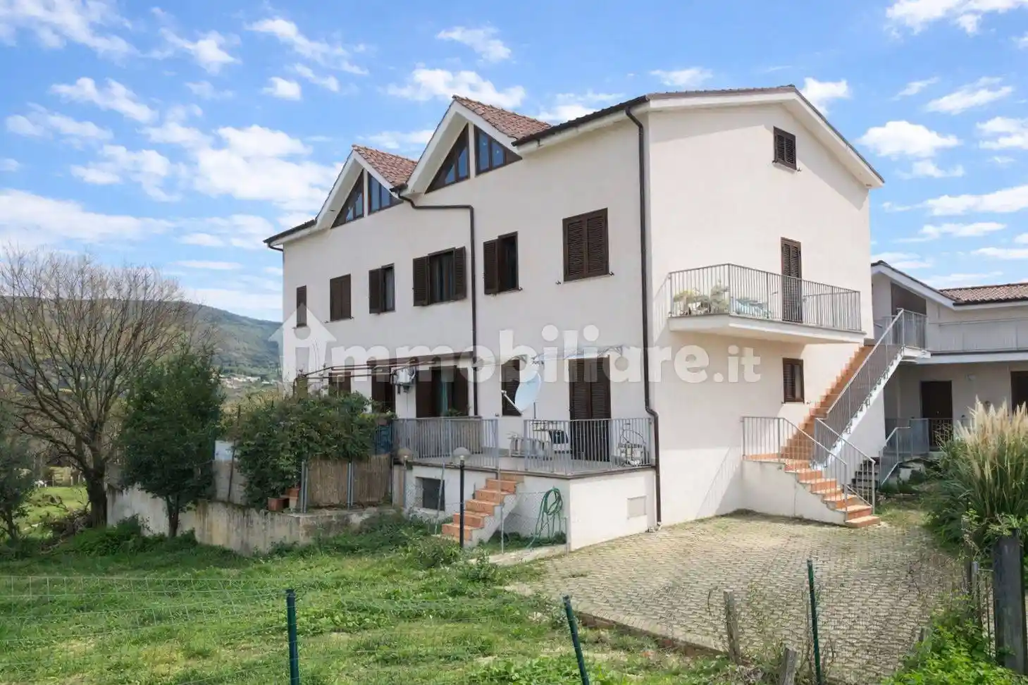 Appartamento in affitto a Fara in Sabina