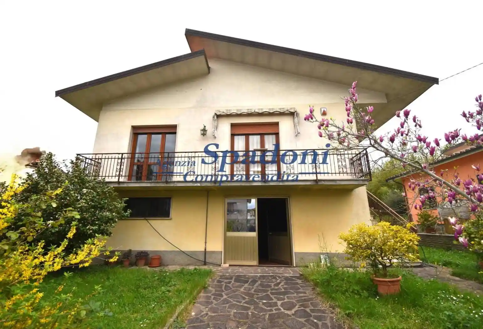 Villa in vendita a Uzzano