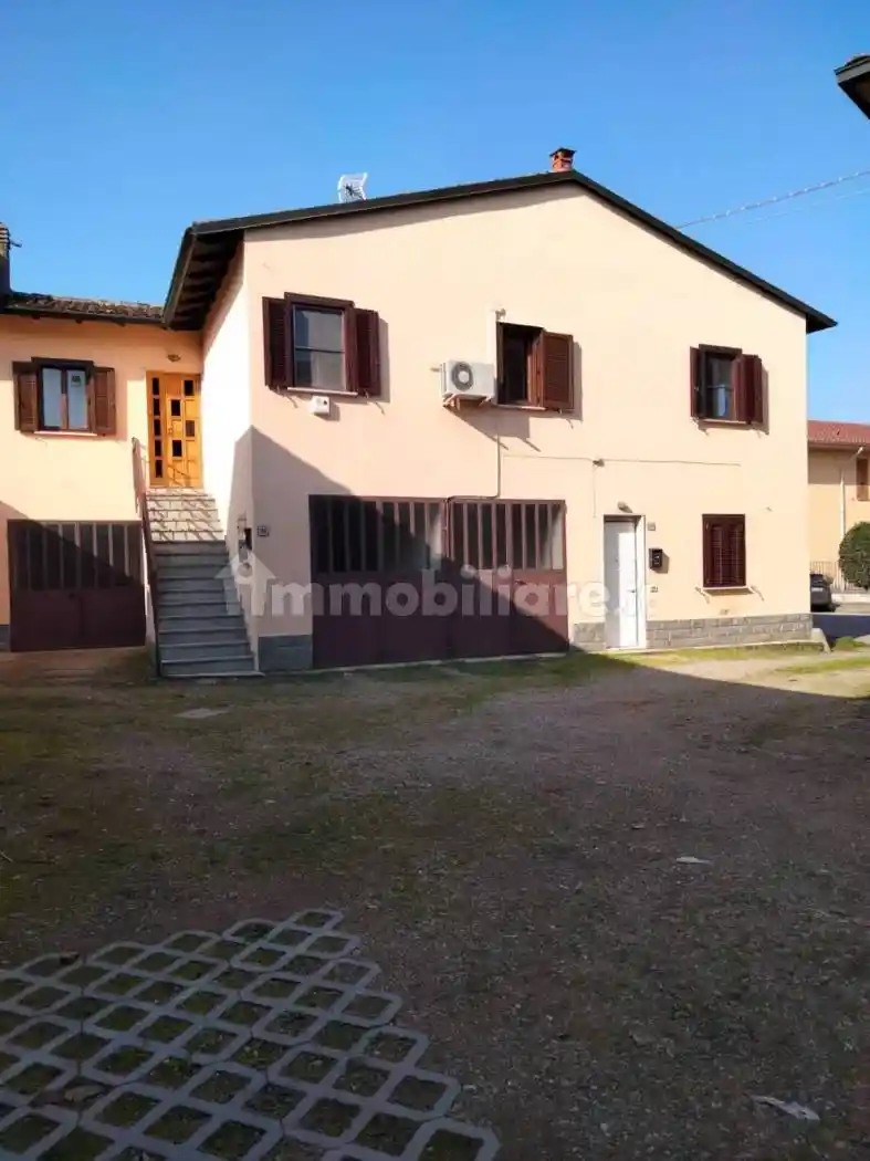 Villa in vendita a Lacchiarella