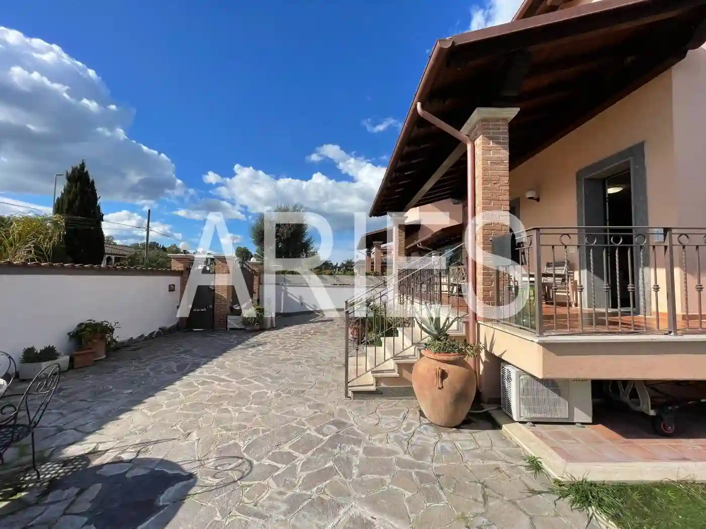 Villa - foto 2