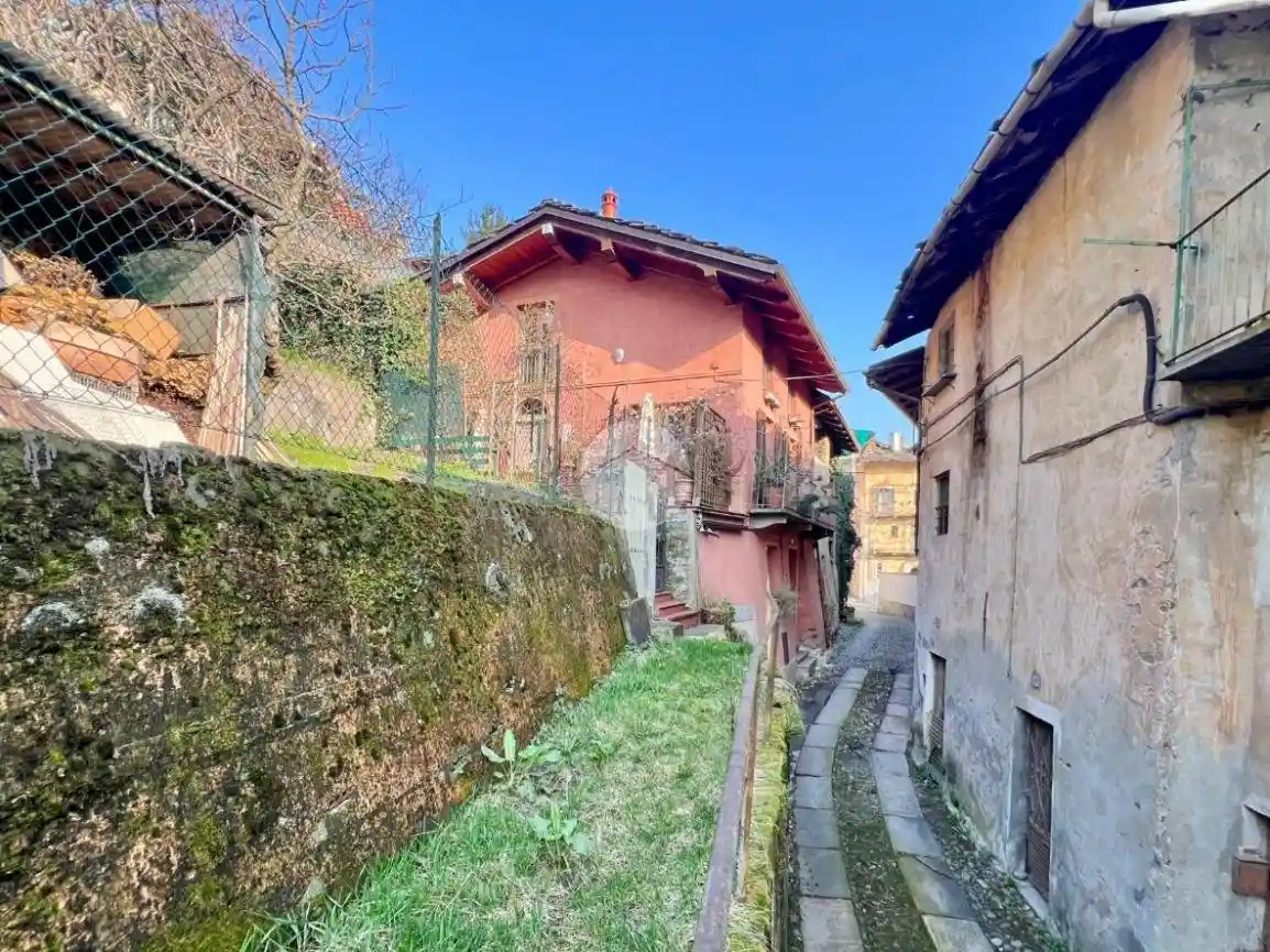 Casa indipendente in vendita a Lanzo Torinese