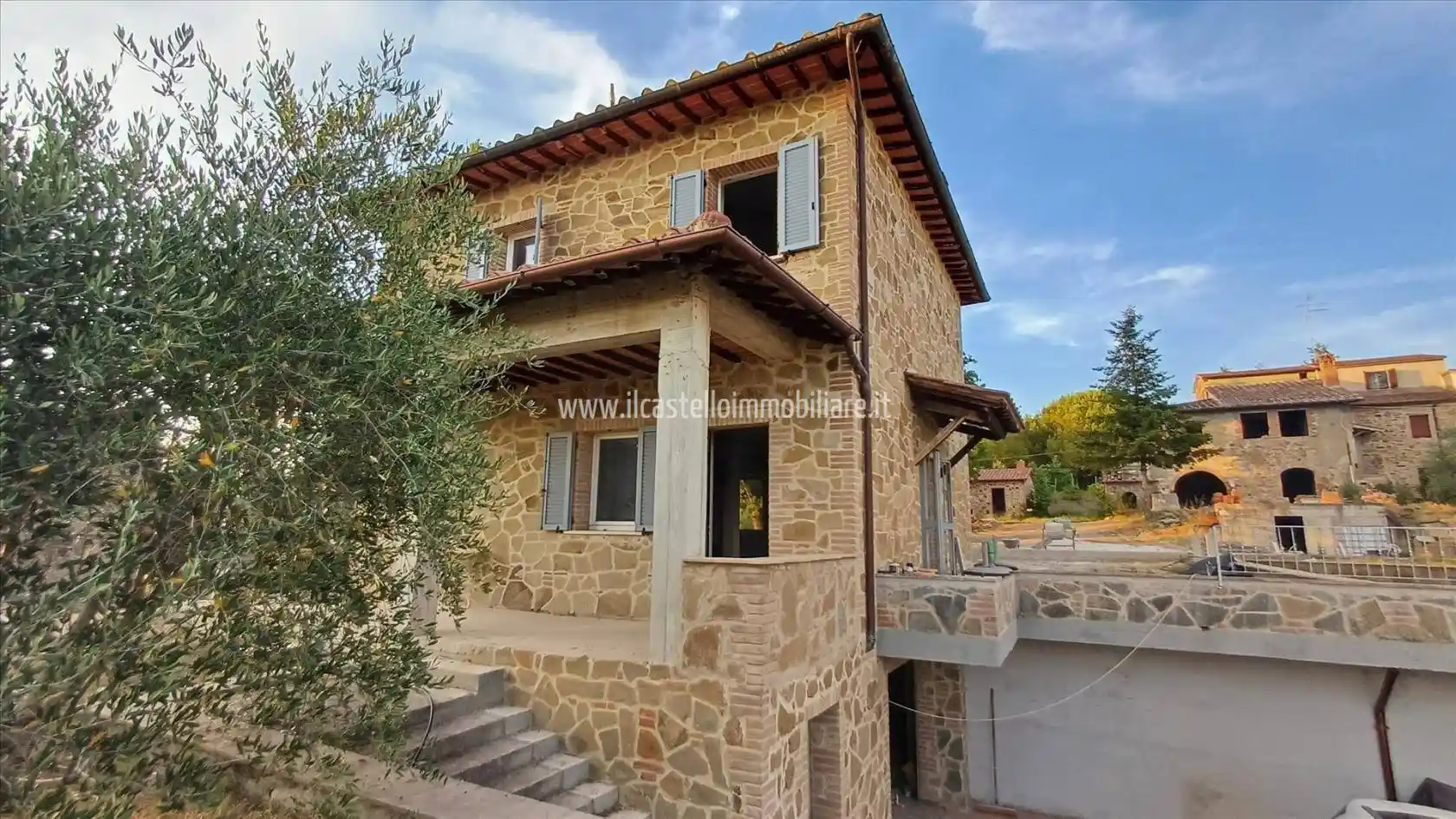 Villa in vendita a Lucignano