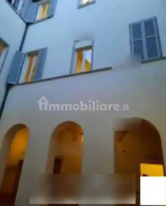 Palazzo - Stabile in vendita a Piacenza