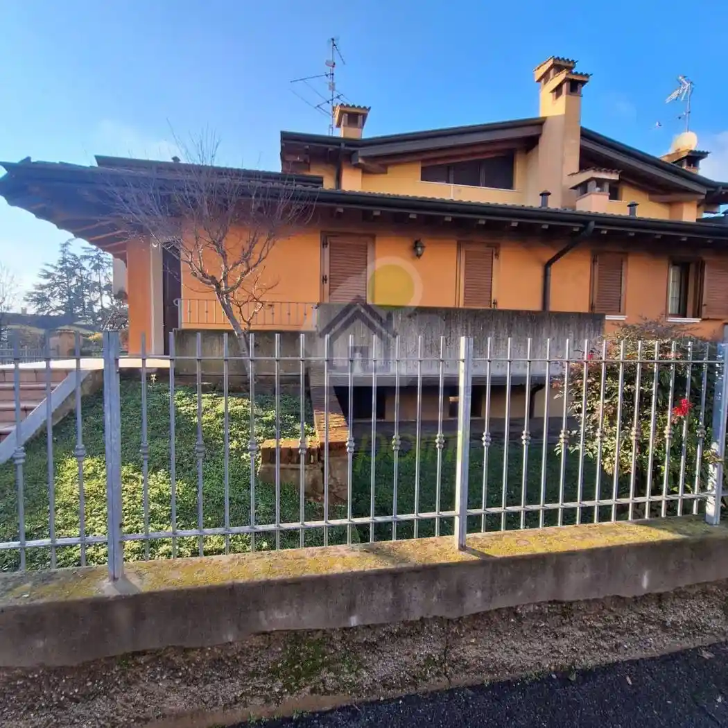 Villa in vendita a Dello