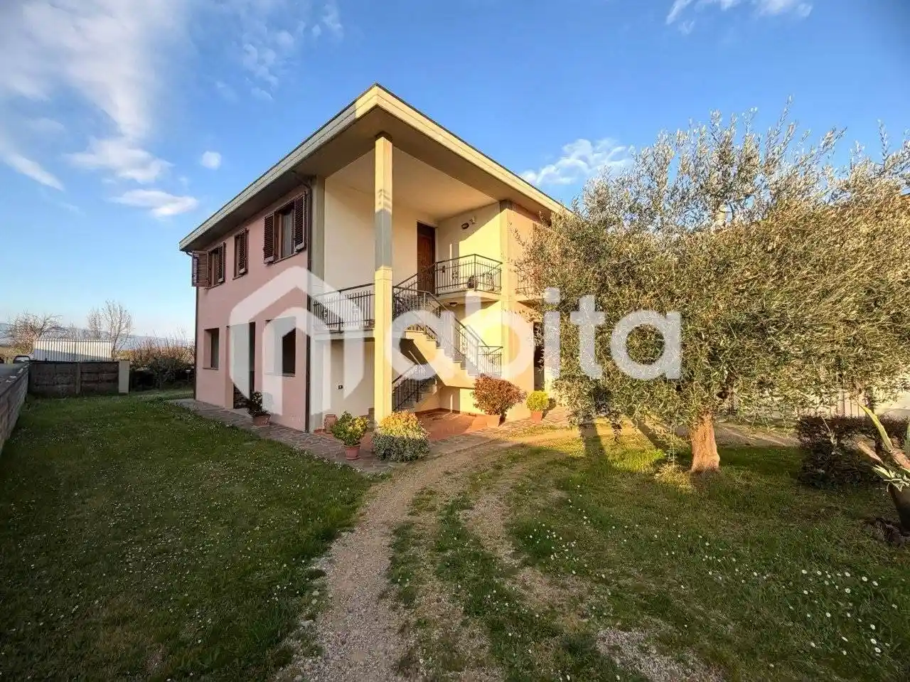 Villa in vendita a Bucine