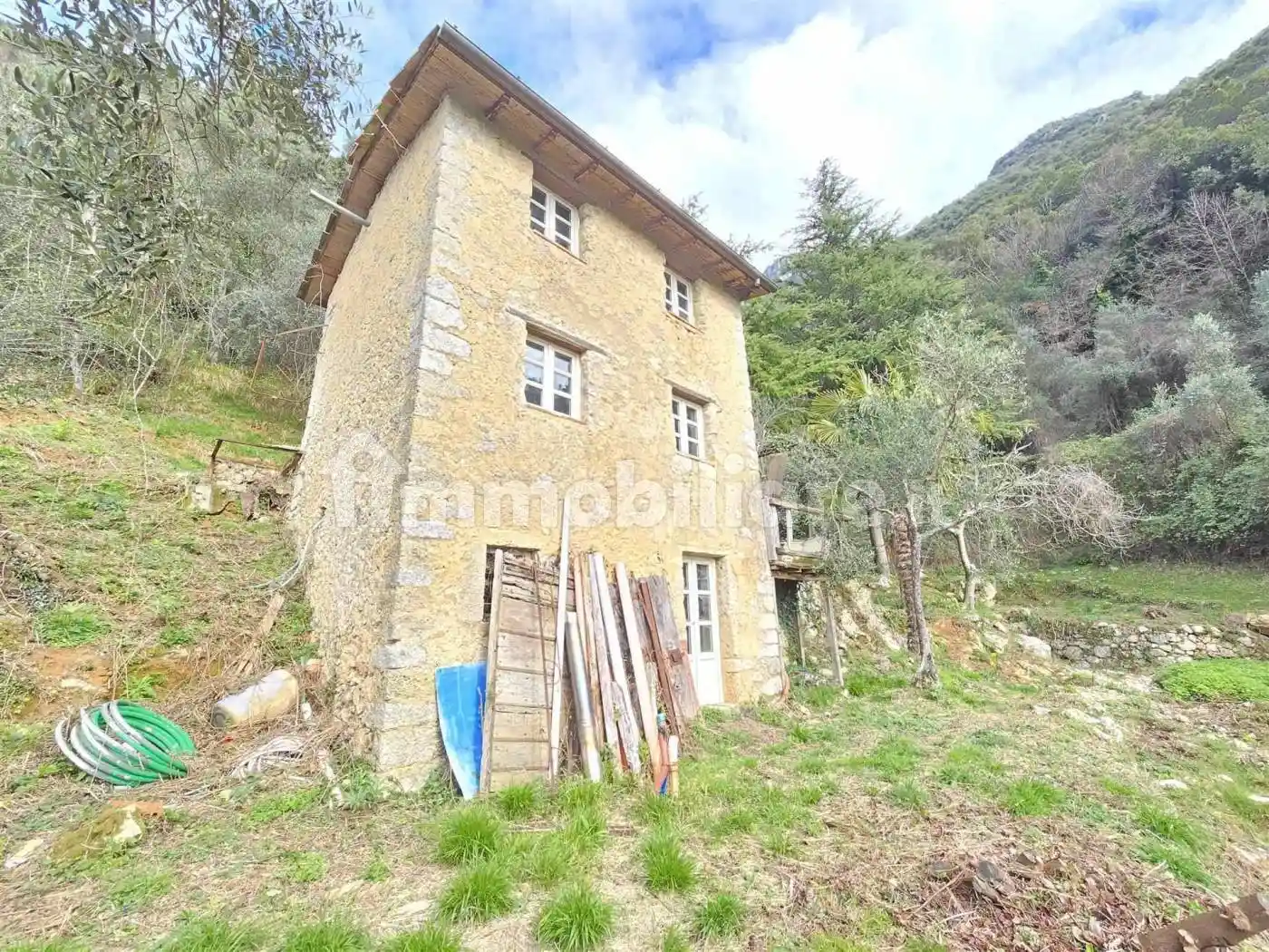 Rustico - Casale in vendita a Camaiore