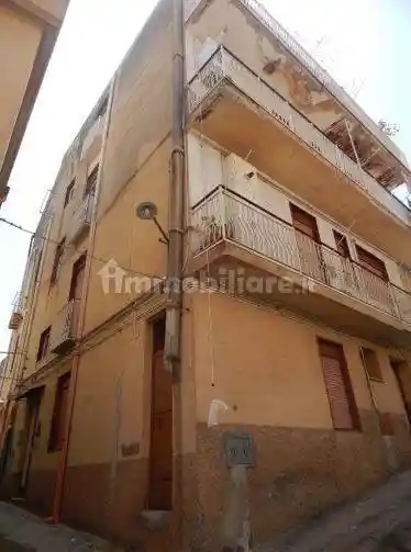 Appartamento in vendita a Regalbuto