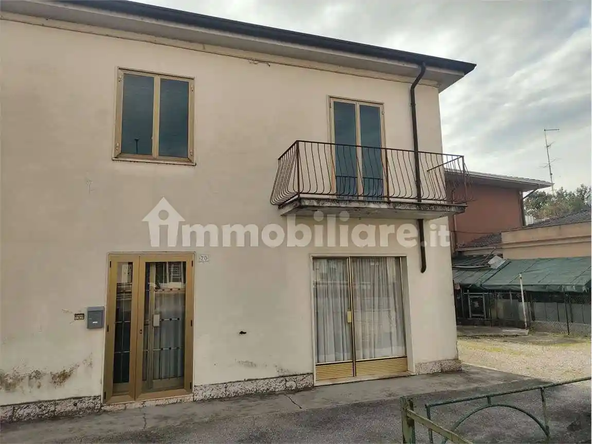 Appartamento in vendita a Buttapietra