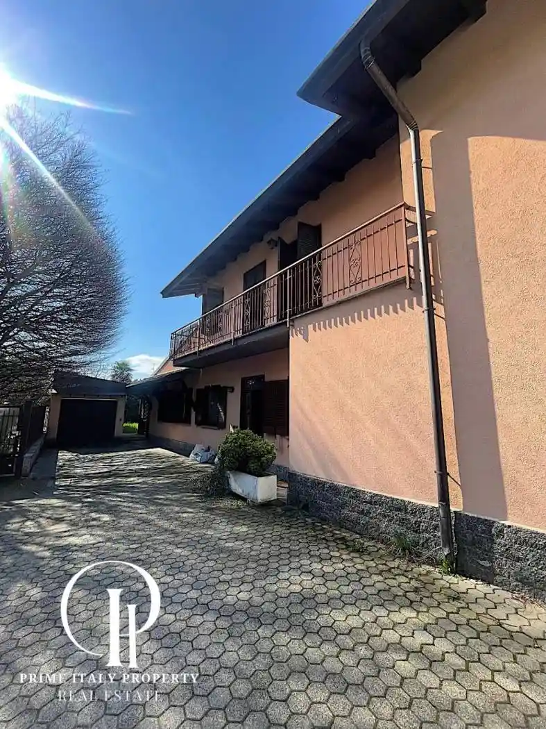 Casa indipendente in vendita a Cairate