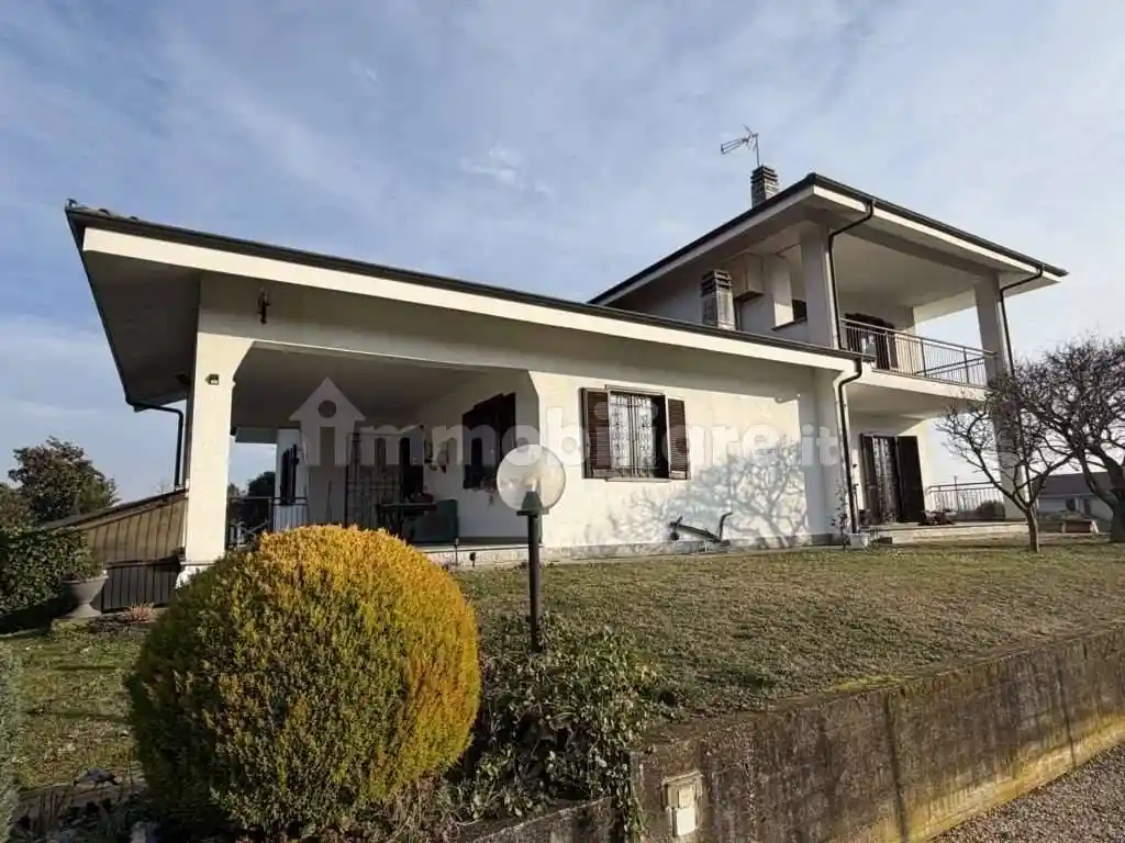 Villa in vendita a Frossasco