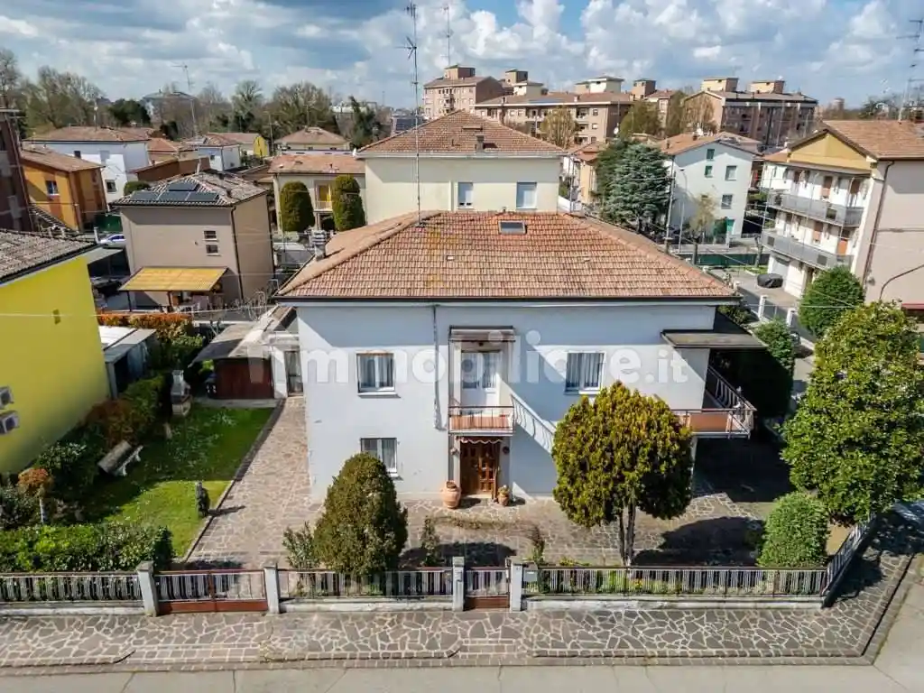 Villa in vendita a Carpi