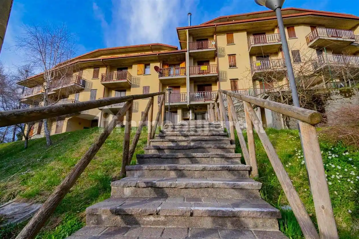 Appartamento in vendita a Oltre il Colle