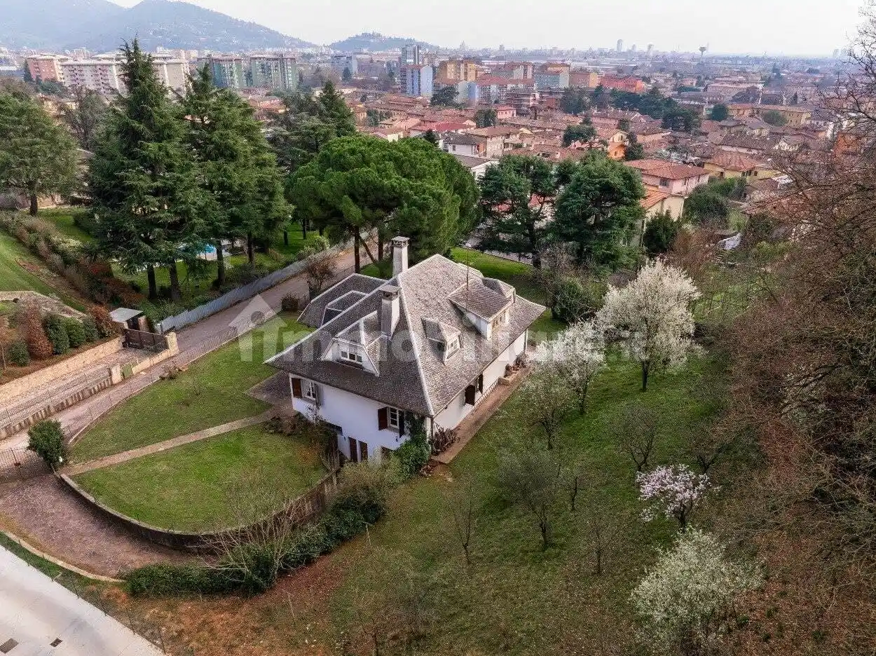 Villa in vendita a Brescia