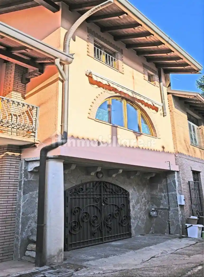 Casa indipendente in vendita a Tradate
