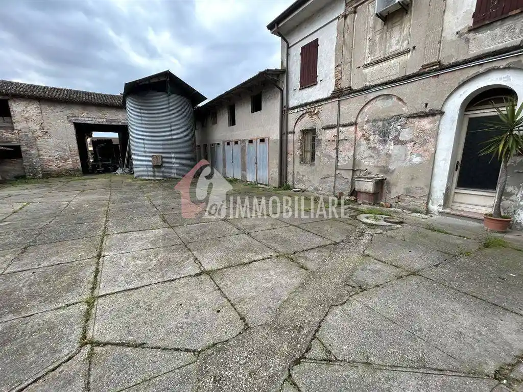 Casa indipendente in vendita a Bozzolo