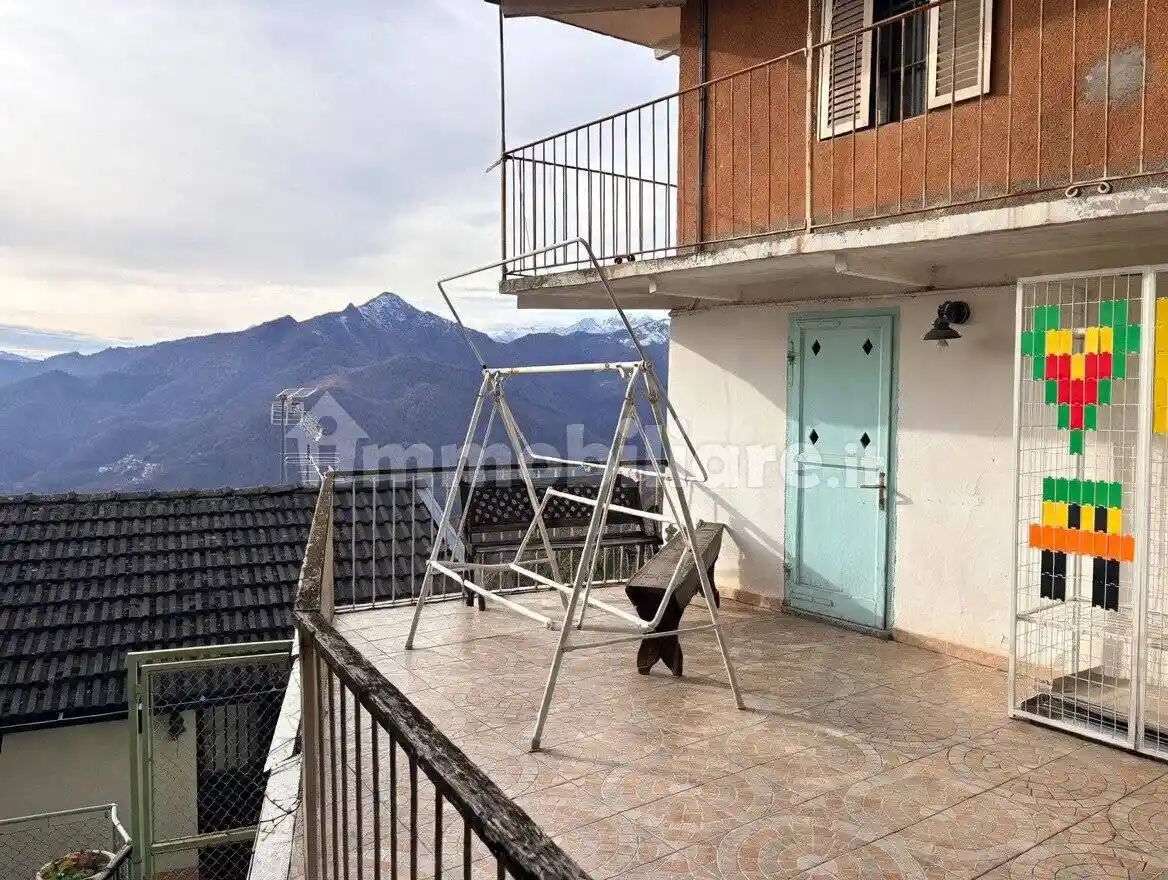 Villa in vendita a Monastero di Lanzo