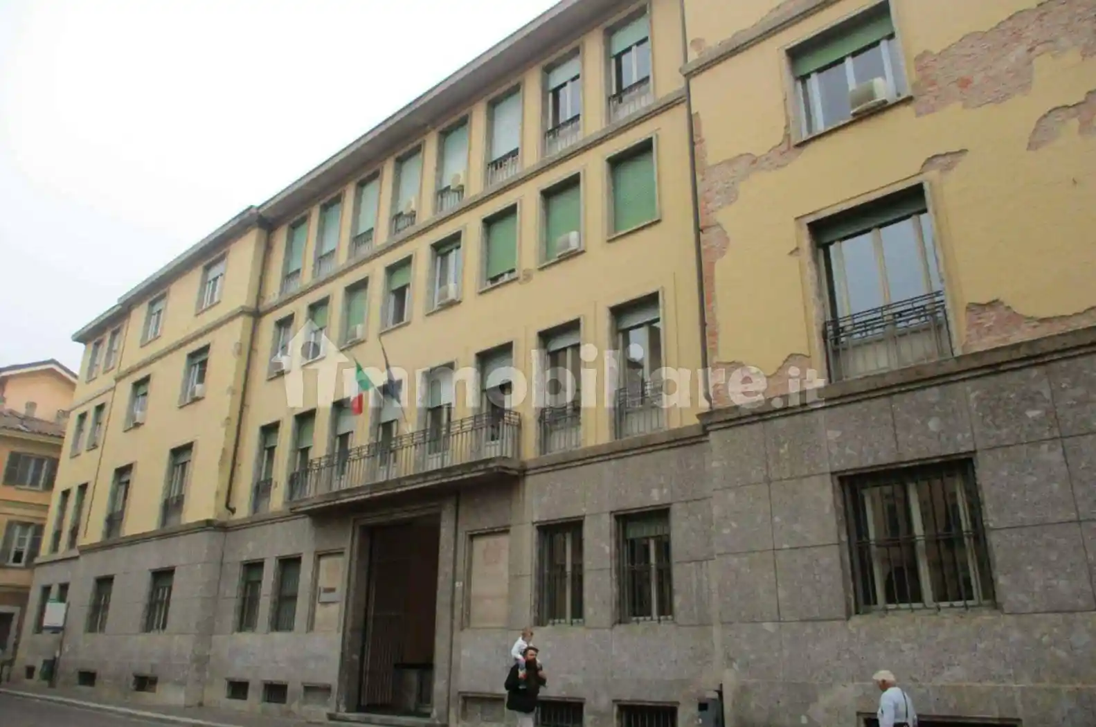 Palazzo - Edificio in vendita a Pavia