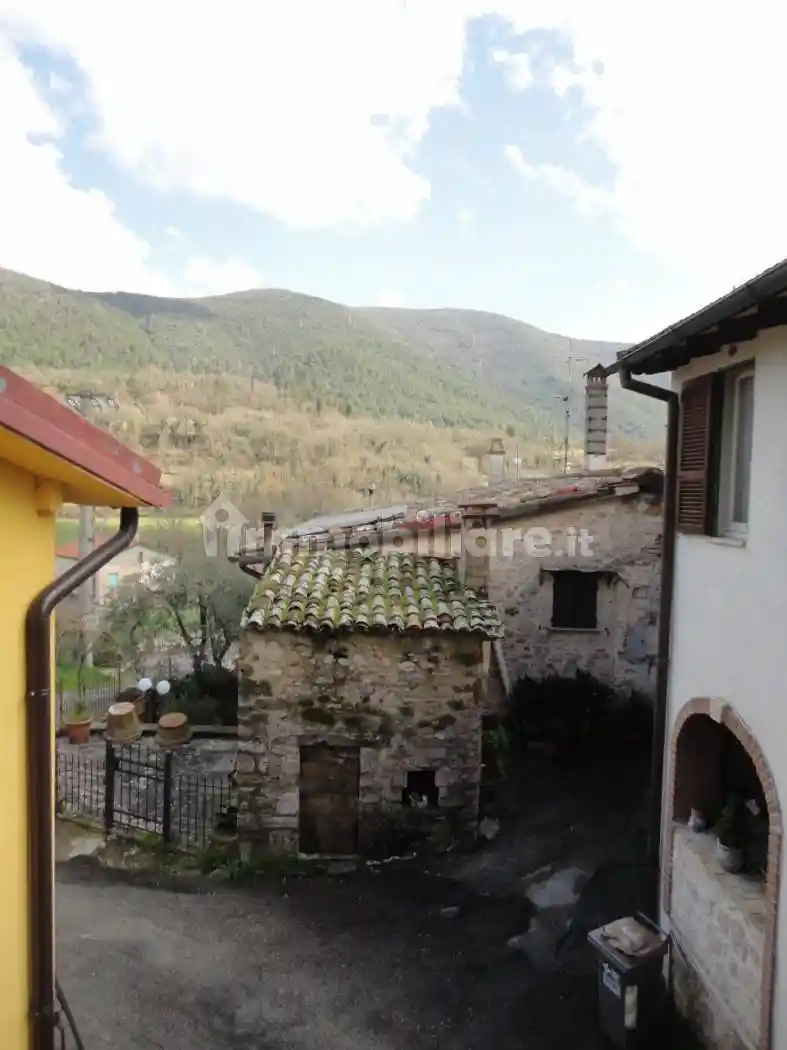 Casa indipendente in vendita a Terni