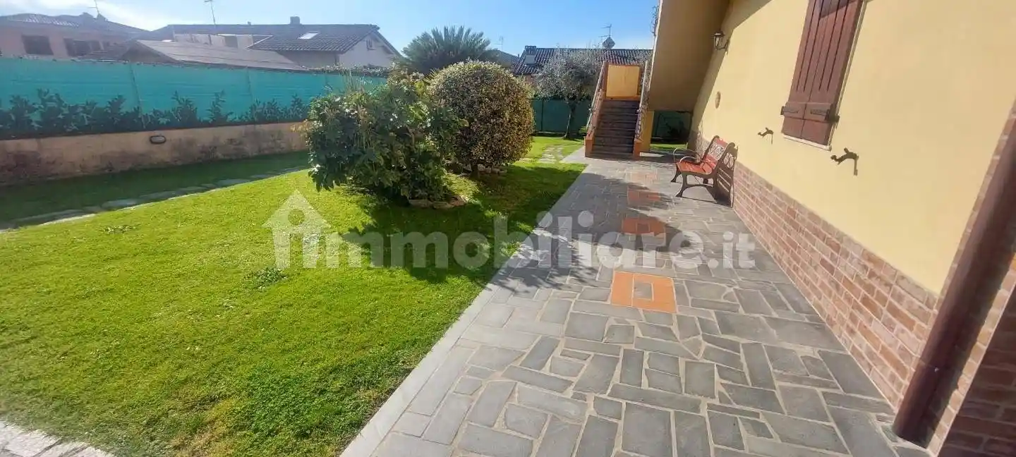 Villetta a schiera in vendita a Massa