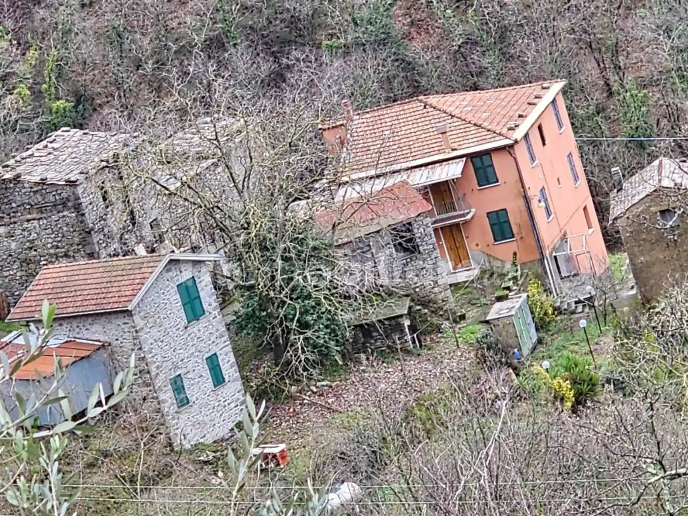 Appartamento in vendita a Mezzanego