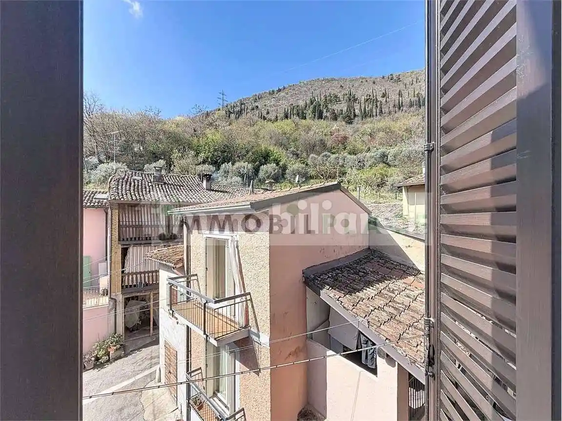 Casa indipendente in vendita a Brescia