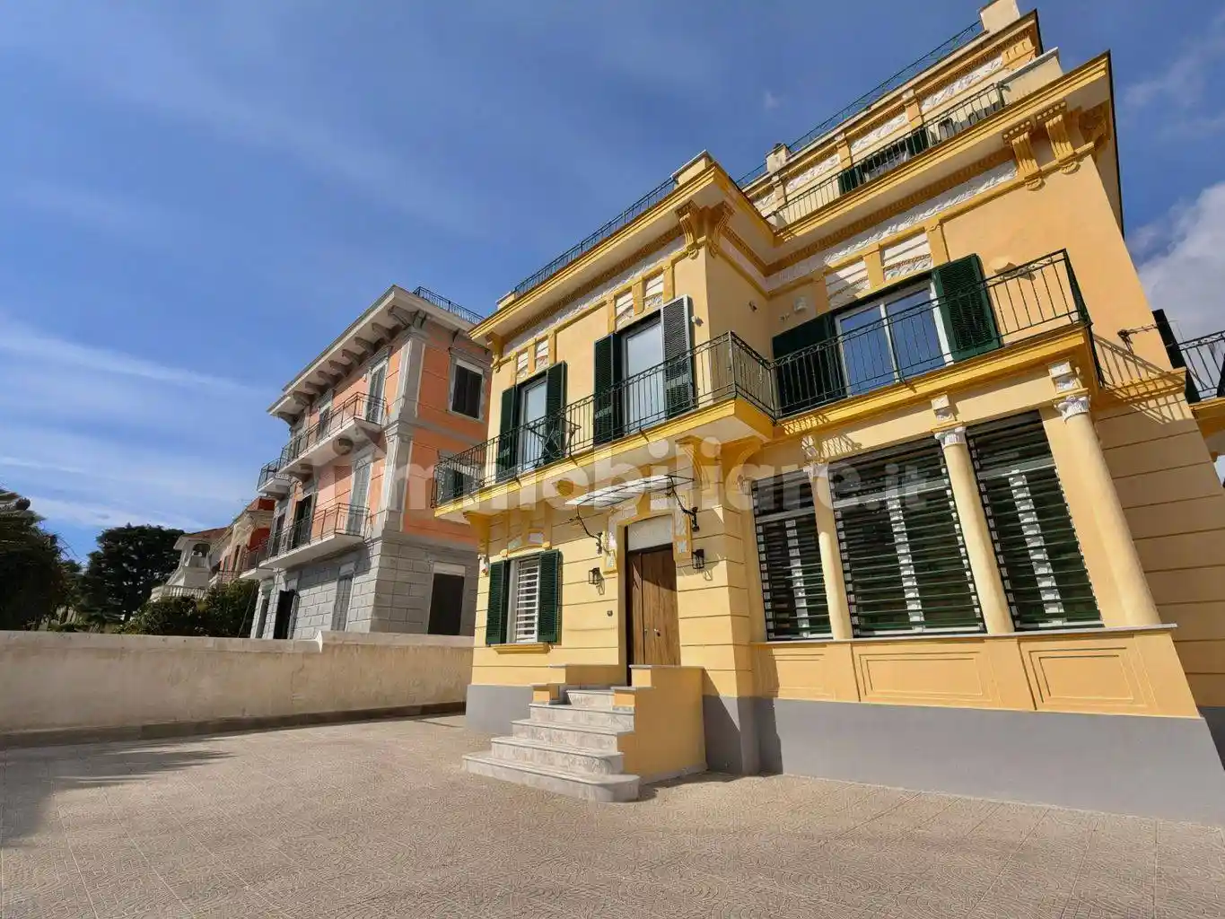 Appartamento in vendita a Napoli