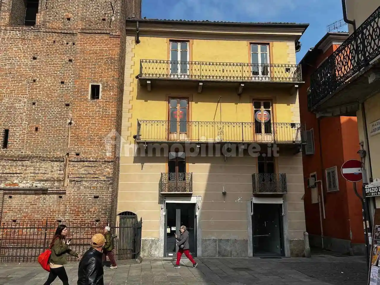 Palazzo - Edificio in vendita a Chivasso