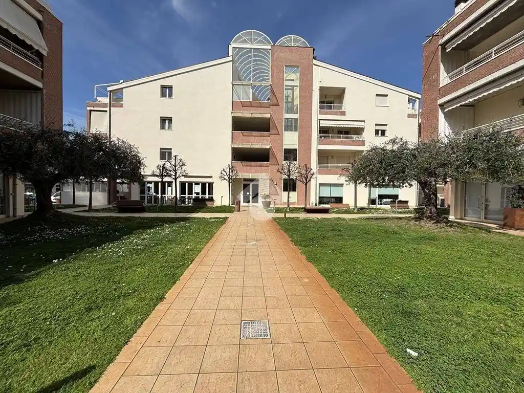 Appartamento in vendita a Pineto