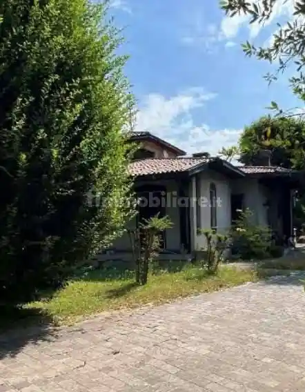 Villa in vendita a Airuno