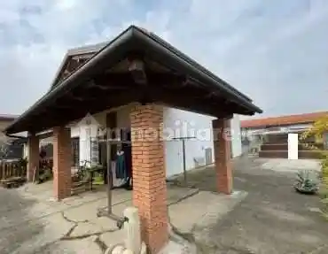 Villa in vendita a Inveruno