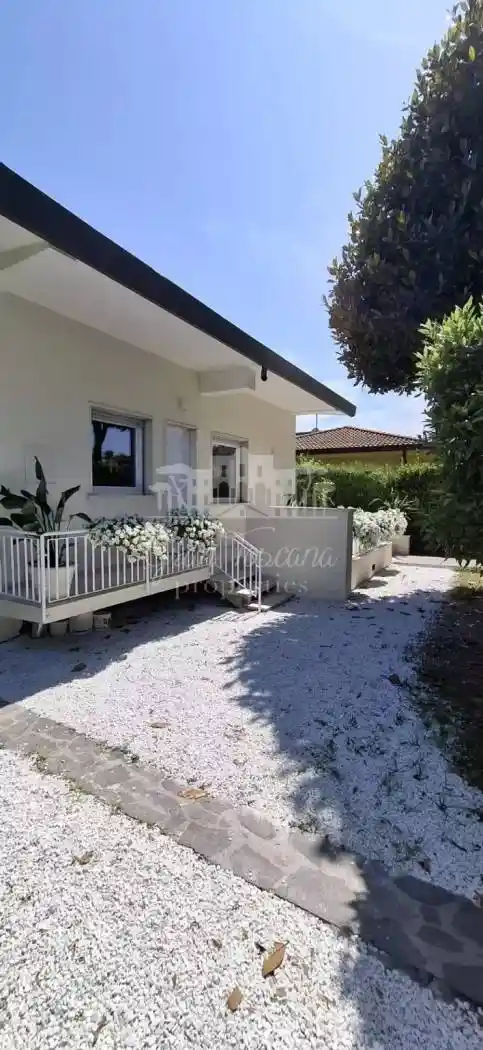 Casa indipendente in vendita a Forte dei Marmi