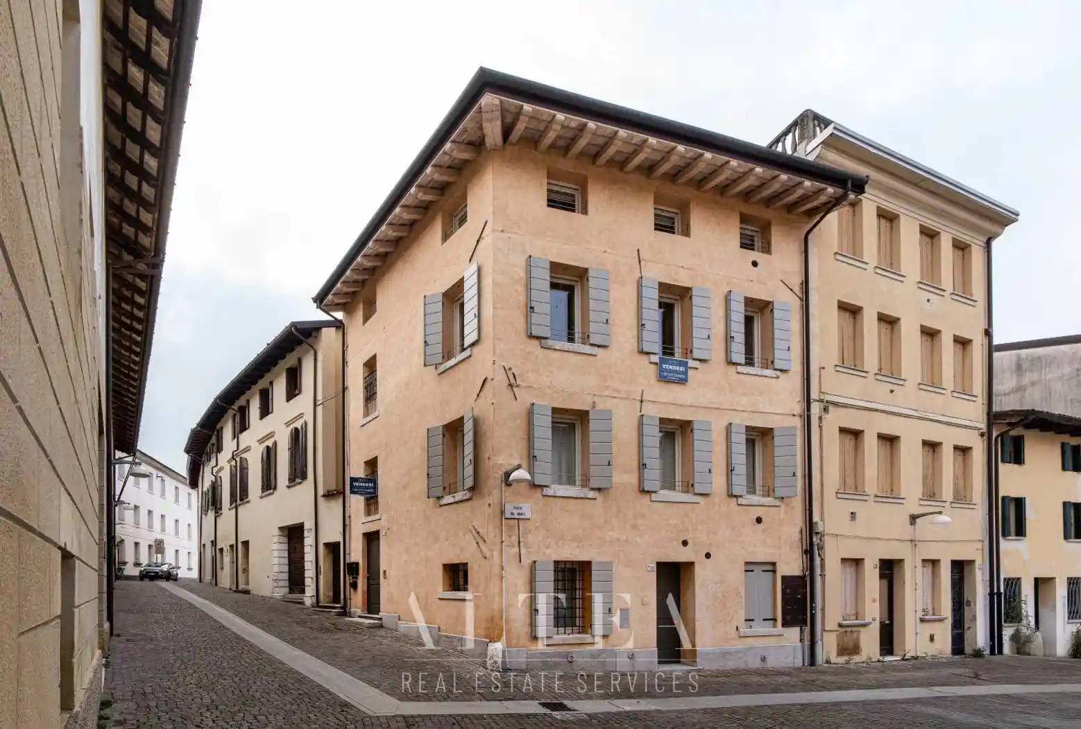 Palazzo - Edificio in vendita a Pordenone