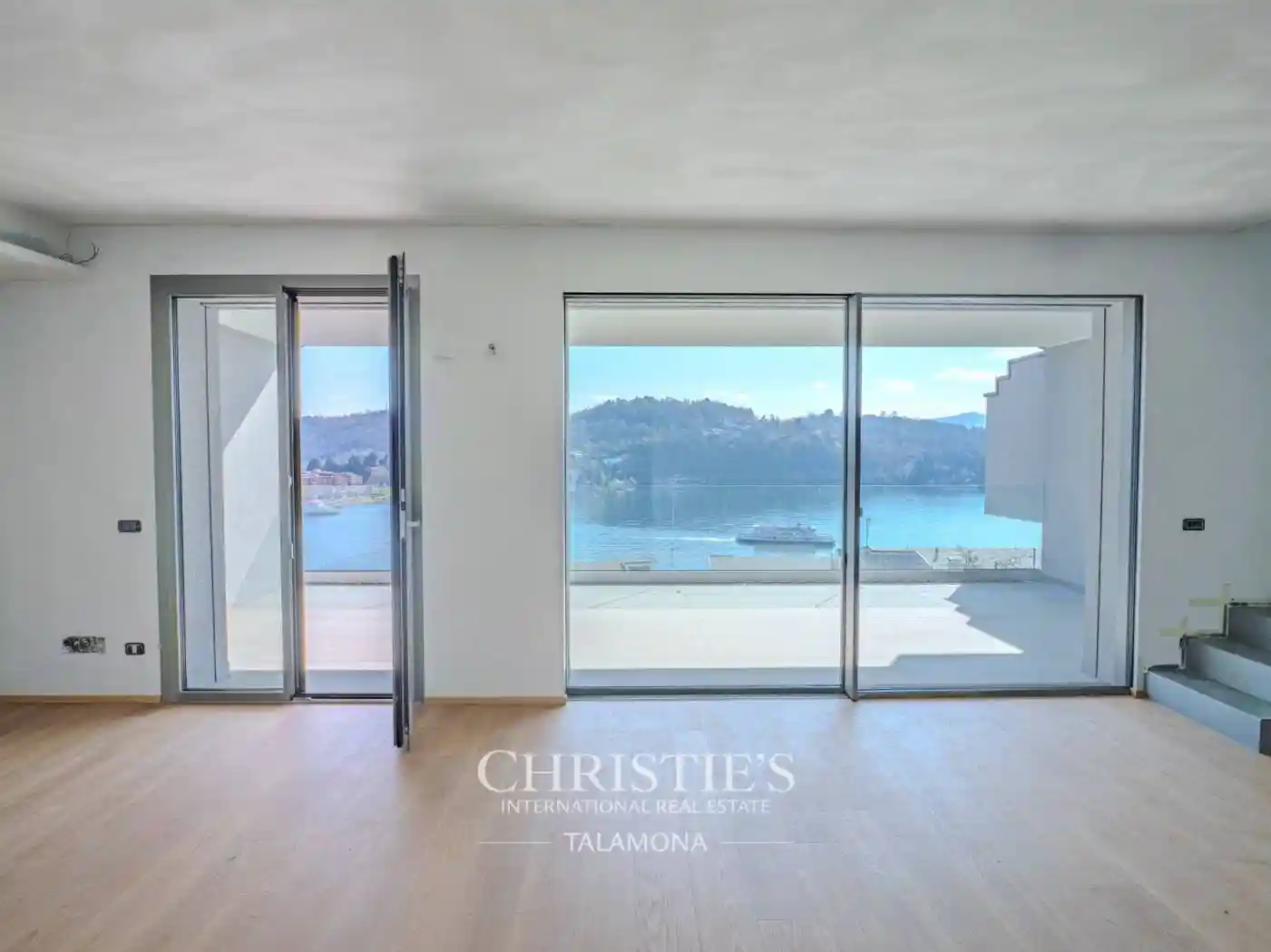 Appartamento in vendita a Laveno-Mombello