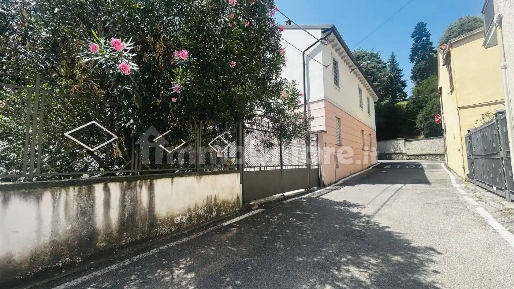 Villa in vendita a Biassono