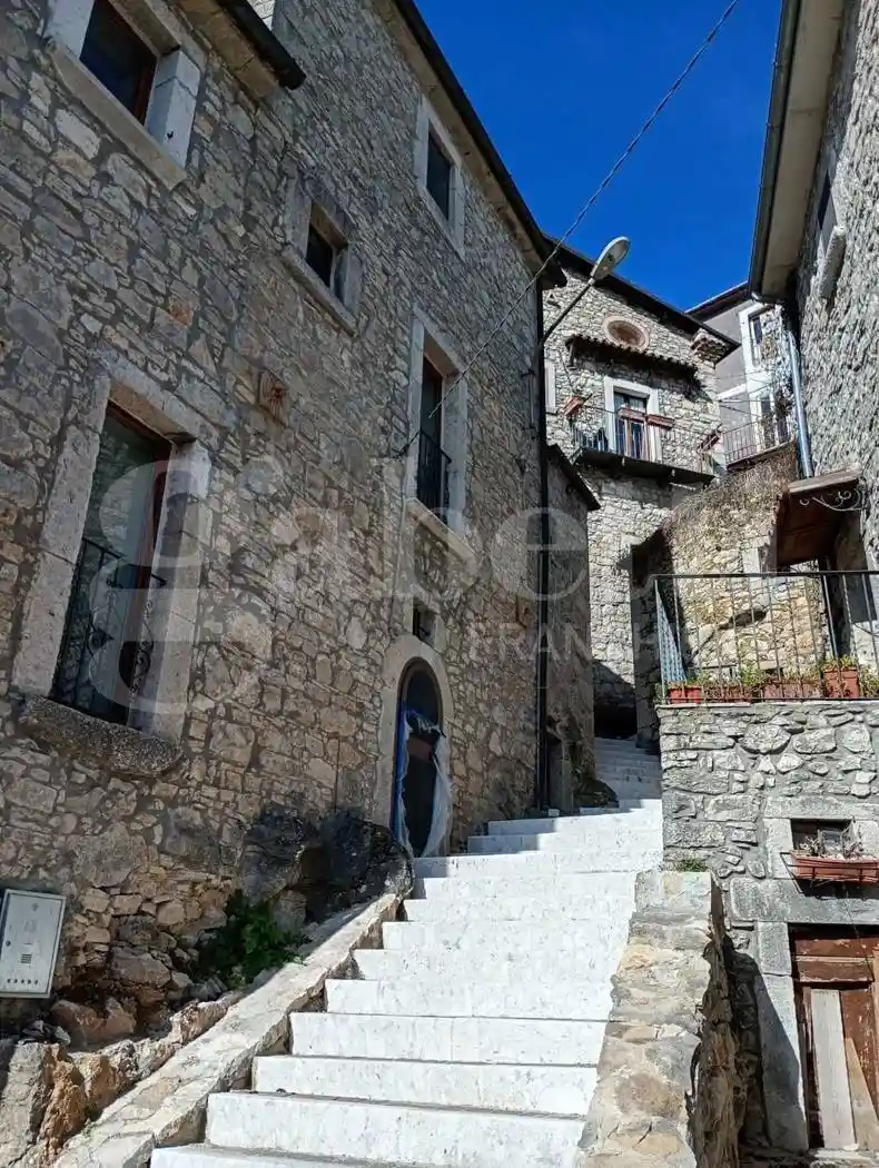 Appartamento in vendita a Montenero Val Cocchiara