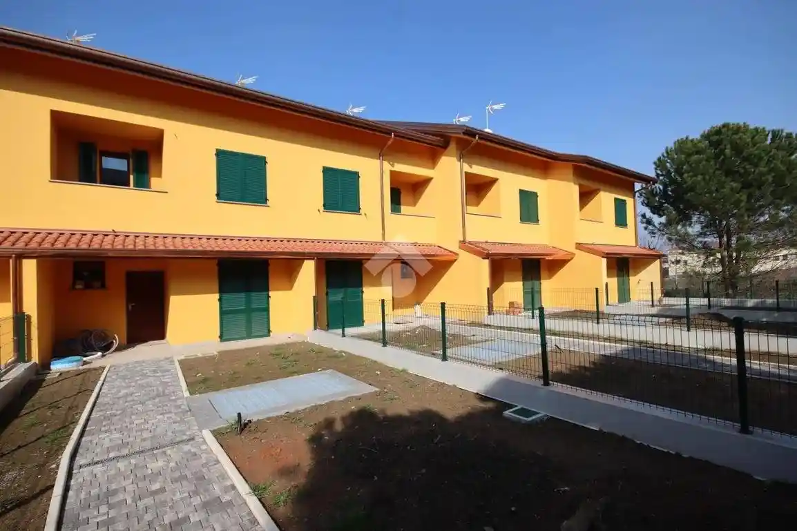 Villetta a schiera in vendita a Barzanò