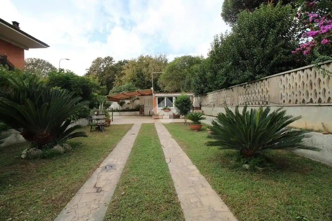 Villa in affitto a Pomezia