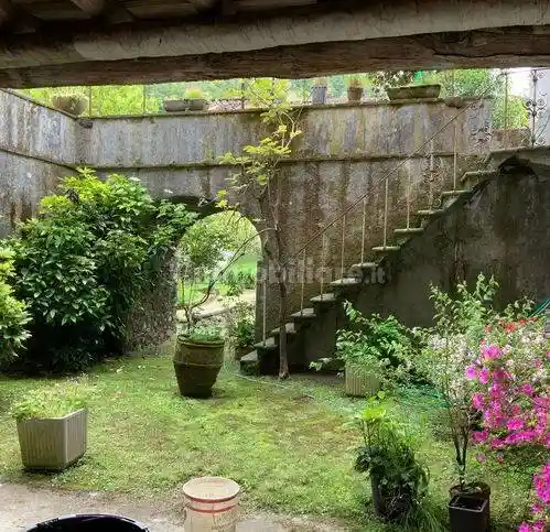 Palazzo - Edificio in vendita a Borgo a Mozzano