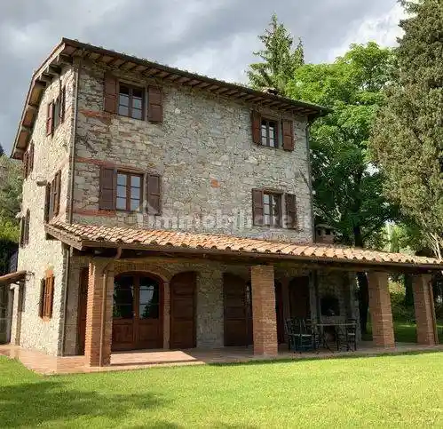 Villa in vendita a Pescaglia