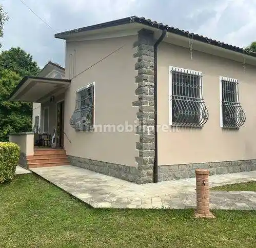 Villa in vendita a Bagni di Lucca