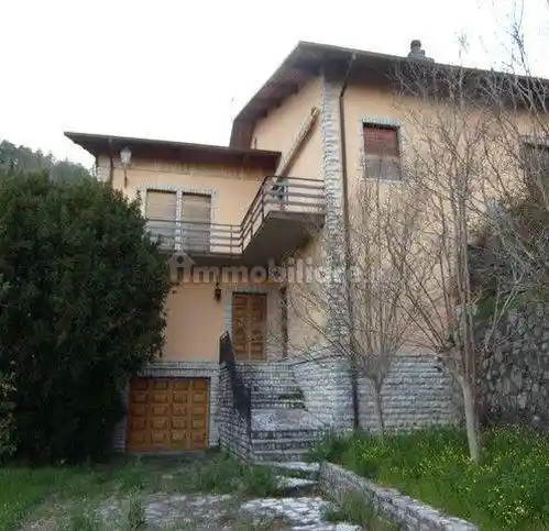 Villa in vendita a Molazzana