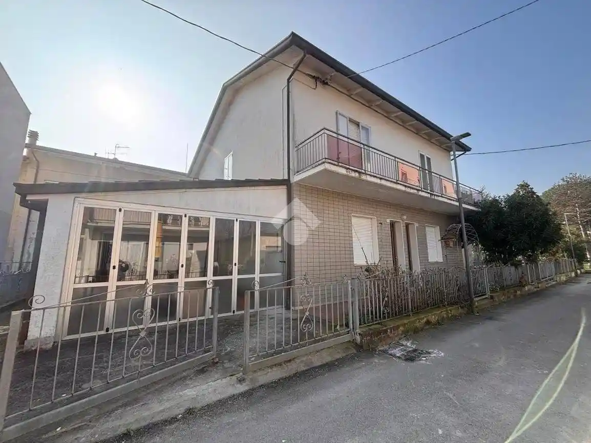 Palazzo - Edificio in vendita a Bellaria-Igea Marina