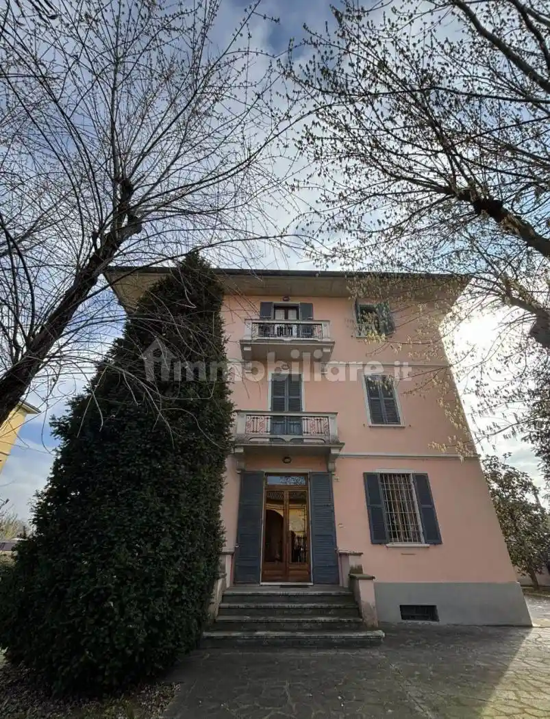 Villa in vendita a Parma