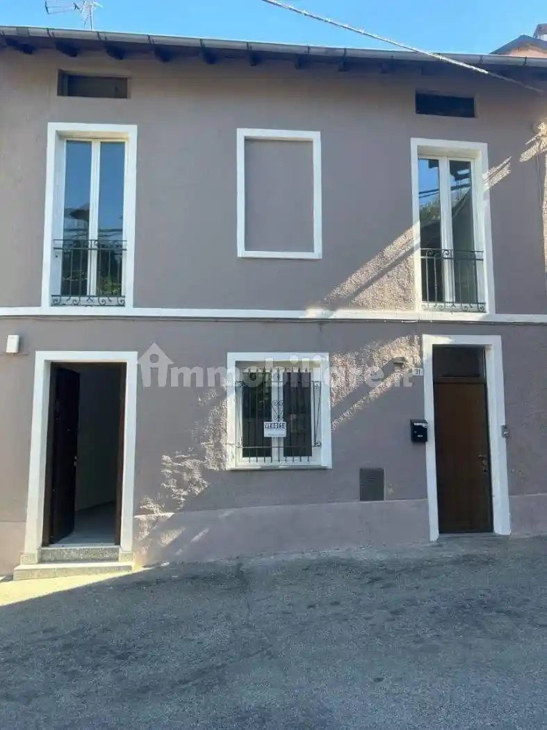 Appartamento in vendita a Porto Valtravaglia