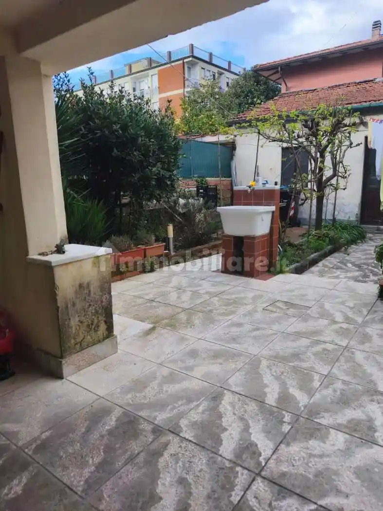 Casa indipendente in vendita a Carrara