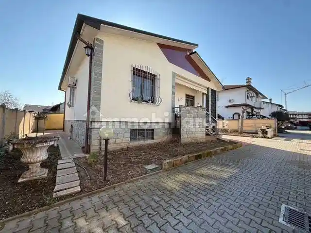 Villa in vendita a Arluno
