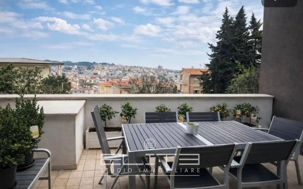 Appartamento in affitto a Ancona