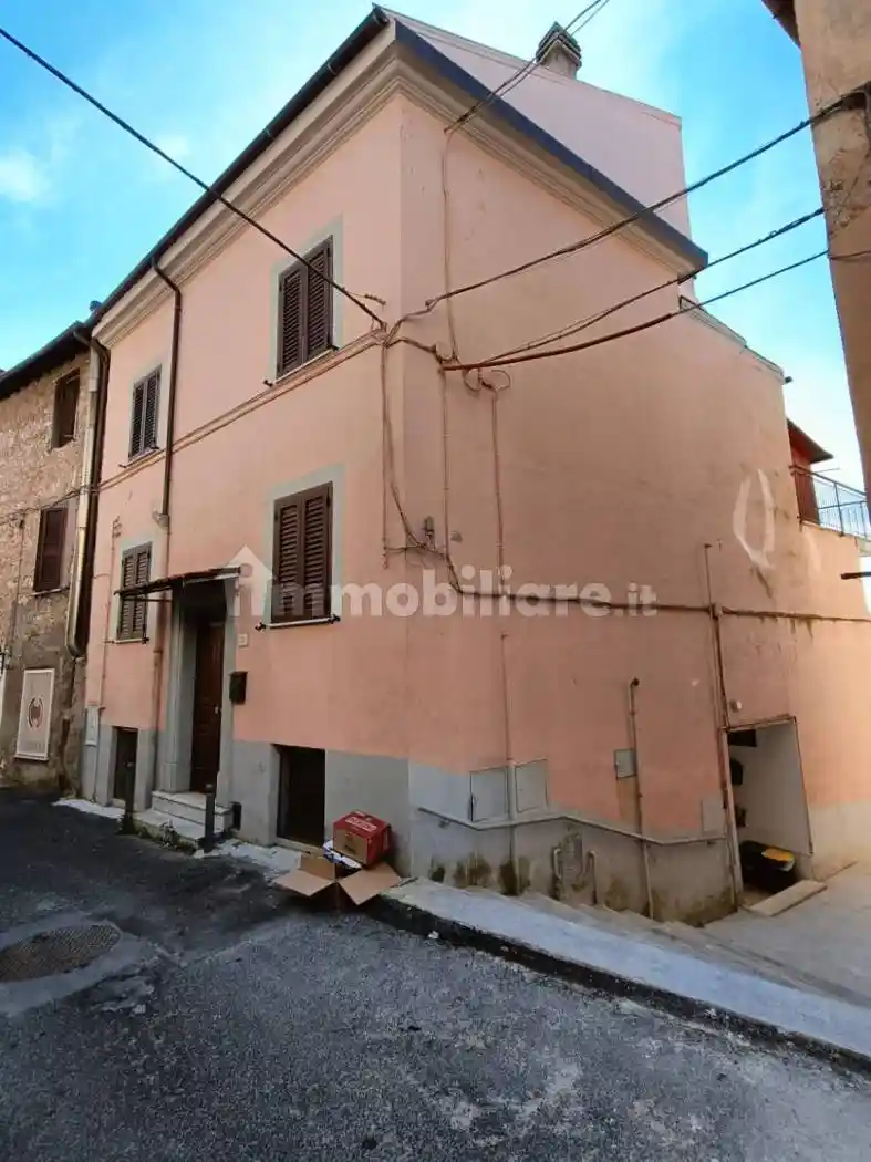 Casa indipendente in vendita a Fiuggi