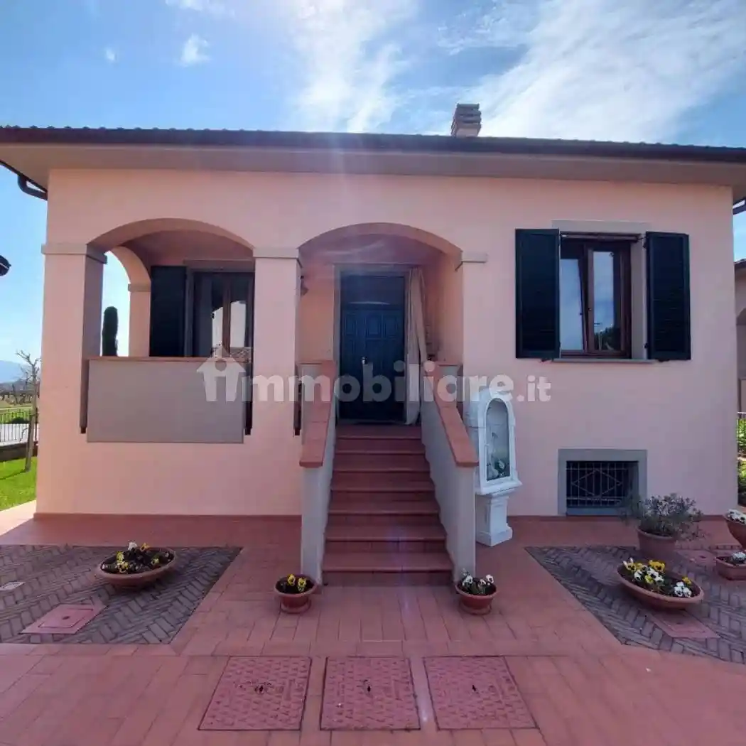 Villa in vendita a Capolona