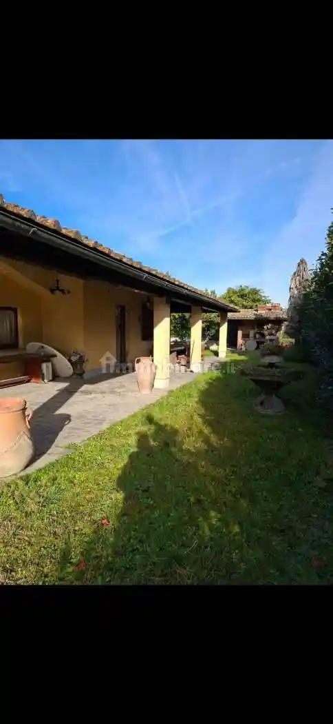 Villa in vendita a Arezzo